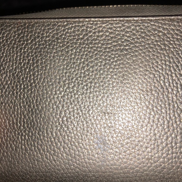 Michael Kors Gold wallet wristlet - Picture 4 of 5